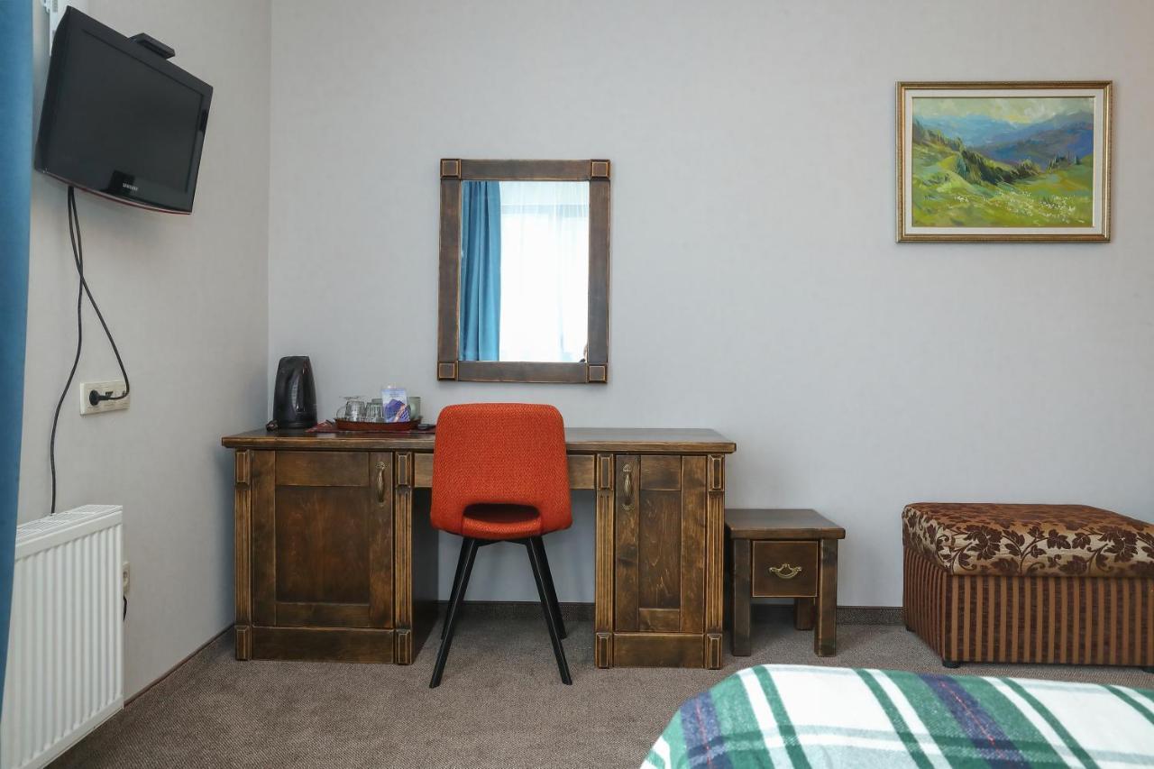 Iris Hotel Bukovel Extérieur photo