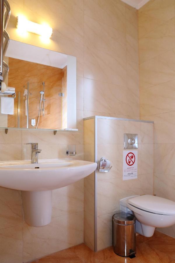 Iris Hotel Bukovel Extérieur photo