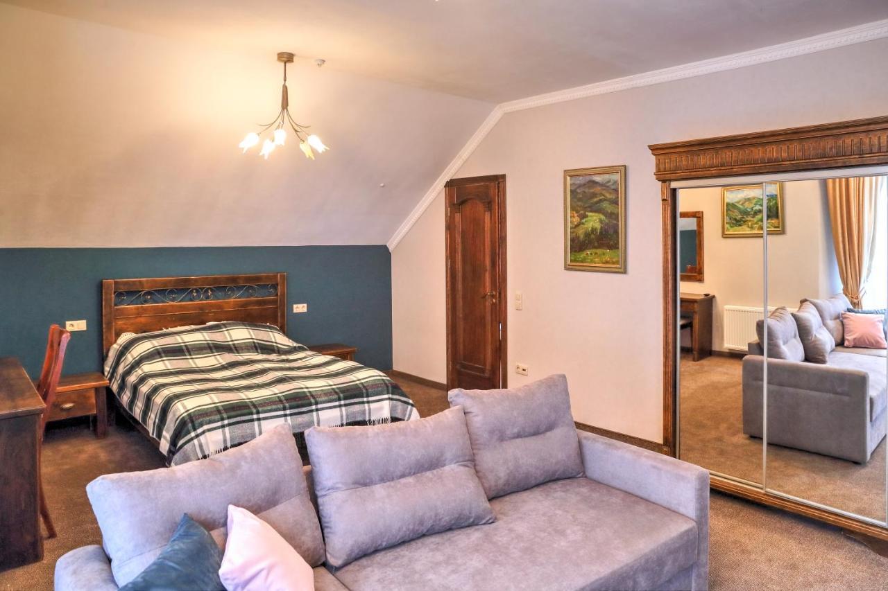 Iris Hotel Bukovel Extérieur photo